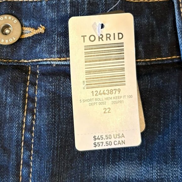Torrid Keep It 100 5 Inch Rolled Hem Denim Shorts Womens Size 22 NWT - Picture 5 of 8